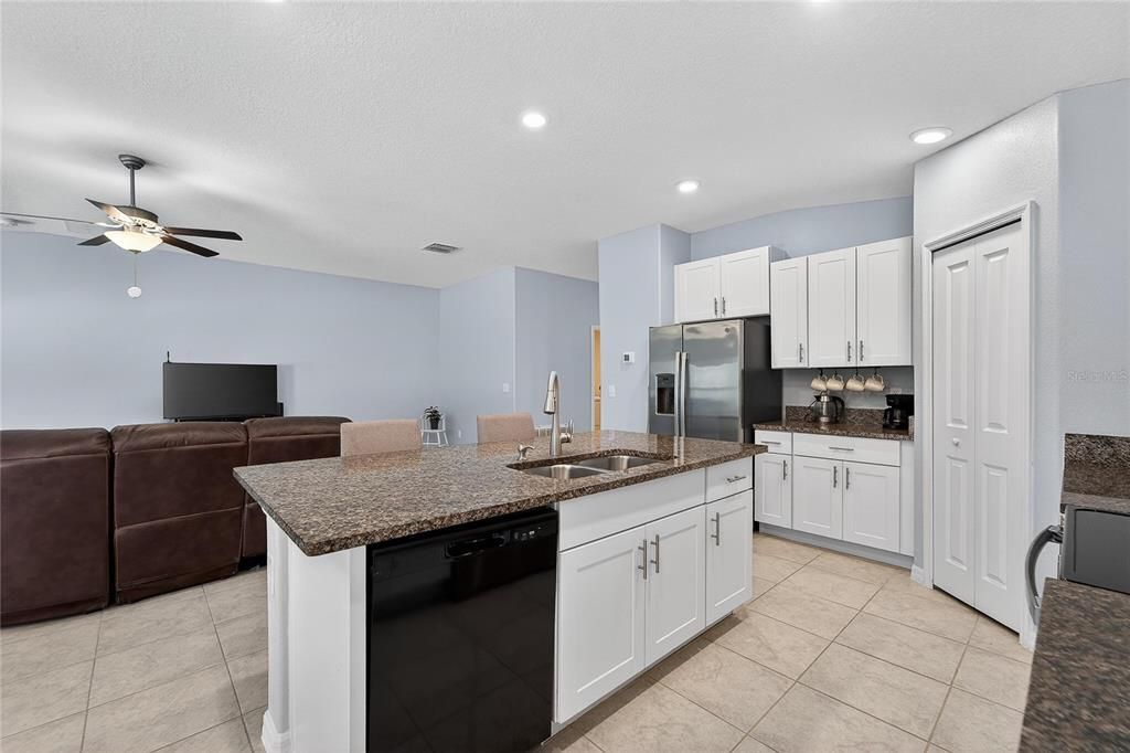 For Sale: $359,000 (4 beds, 2 baths, 1935 Square Feet)