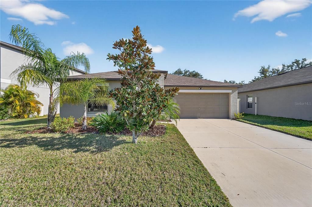 For Sale: $359,000 (4 beds, 2 baths, 1935 Square Feet)