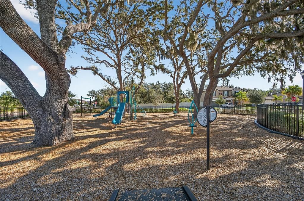 For Sale: $359,000 (4 beds, 2 baths, 1935 Square Feet)