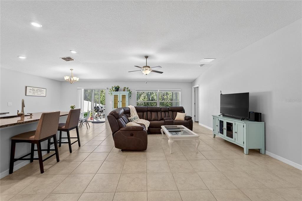 For Sale: $359,000 (4 beds, 2 baths, 1935 Square Feet)