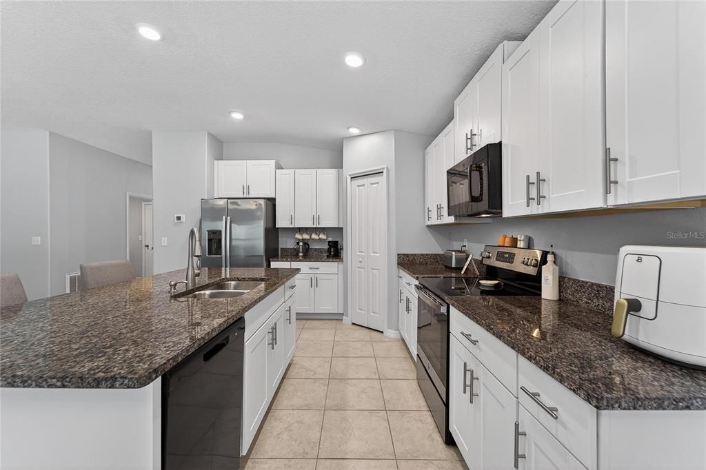 For Sale: $359,000 (4 beds, 2 baths, 1935 Square Feet)