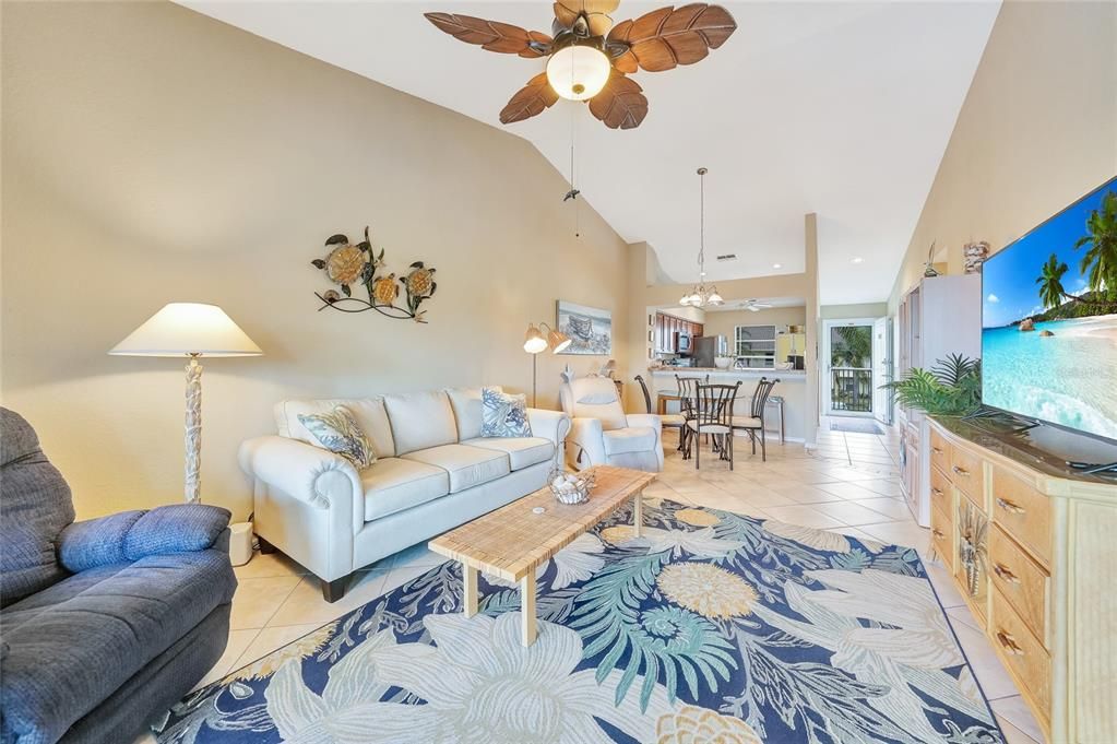 待售: $295,500 (2 贝兹, 2 浴室, 1110 平方英尺)