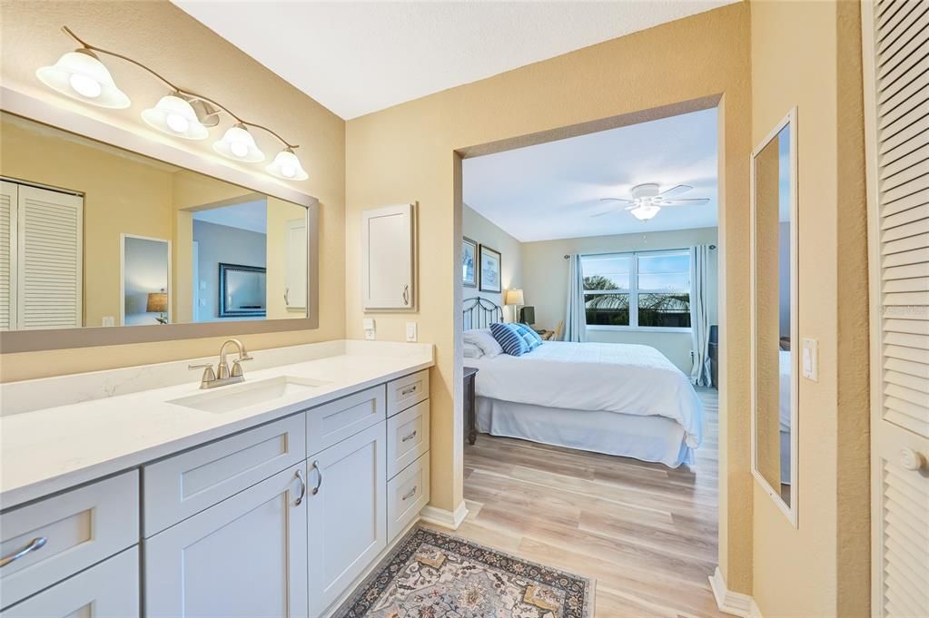 待售: $295,500 (2 贝兹, 2 浴室, 1110 平方英尺)