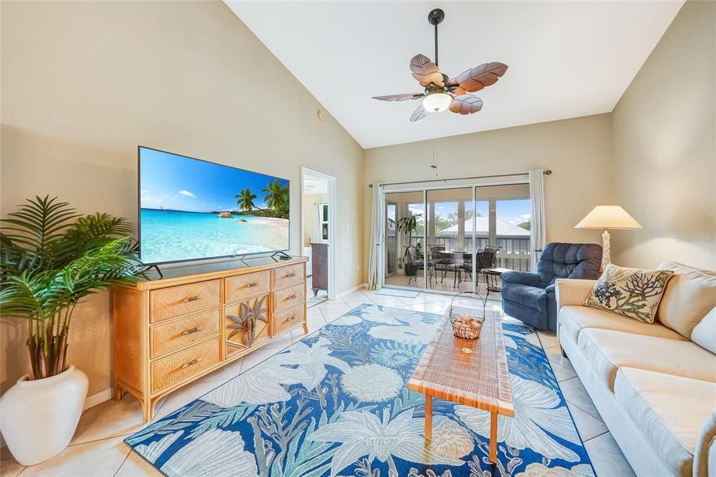 待售: $295,500 (2 贝兹, 2 浴室, 1110 平方英尺)