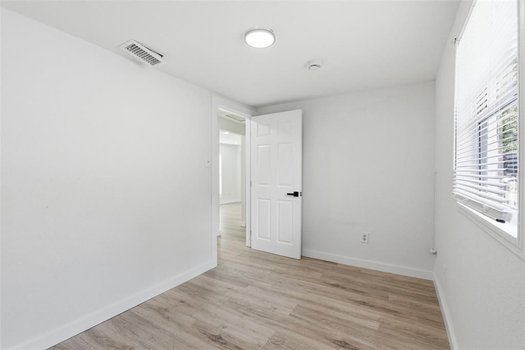 待售: $255,000 (3 贝兹, 2 浴室, 820 平方英尺)