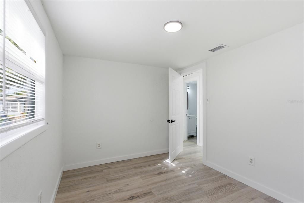 待售: $255,000 (3 贝兹, 2 浴室, 820 平方英尺)