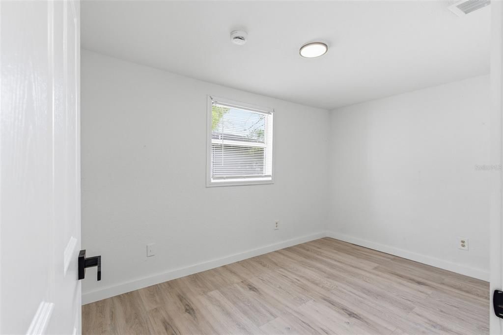 待售: $255,000 (3 贝兹, 2 浴室, 820 平方英尺)