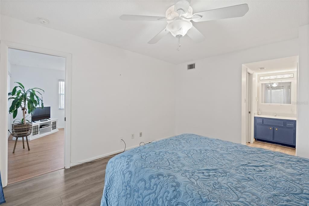 En Venta: $250,000 (2 camas, 2 baños, 1091 Pies cuadrados)