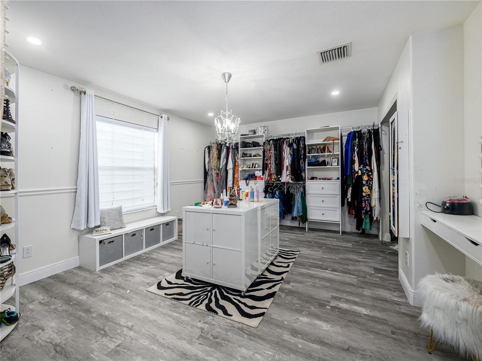 В аренду: $3,500 (5 спален, 3 ванн, 3406 Квадратных фут)