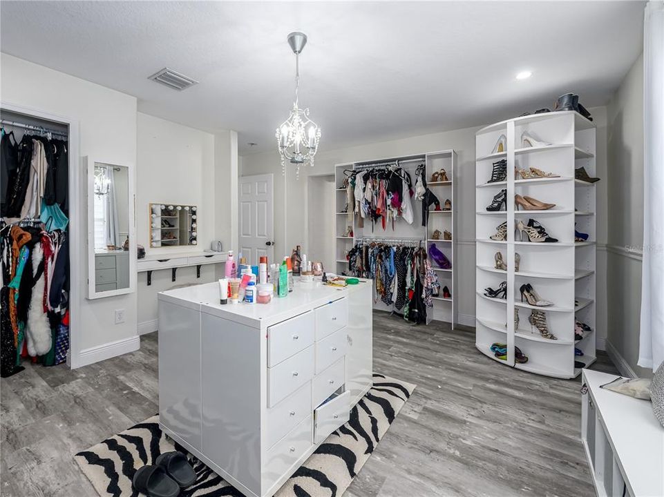 В аренду: $3,500 (5 спален, 3 ванн, 3406 Квадратных фут)