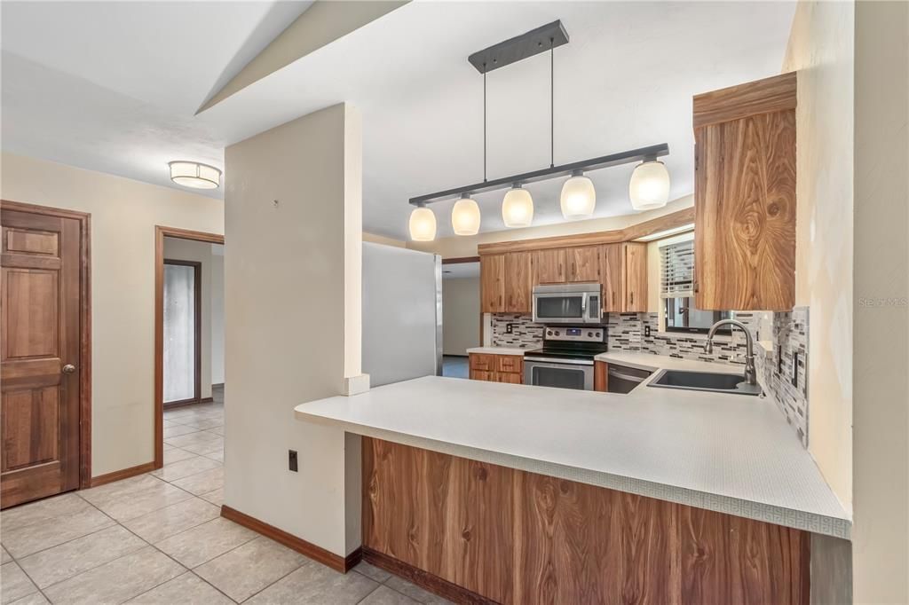 En Venta: $699,000 (3 camas, 2 baños, 2579 Pies cuadrados)