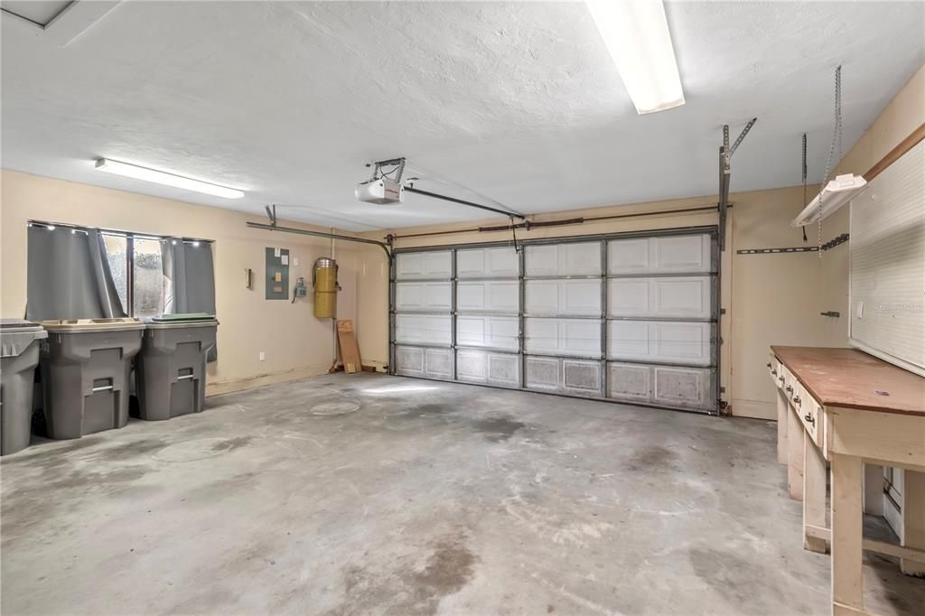 En Venta: $699,000 (3 camas, 2 baños, 2579 Pies cuadrados)