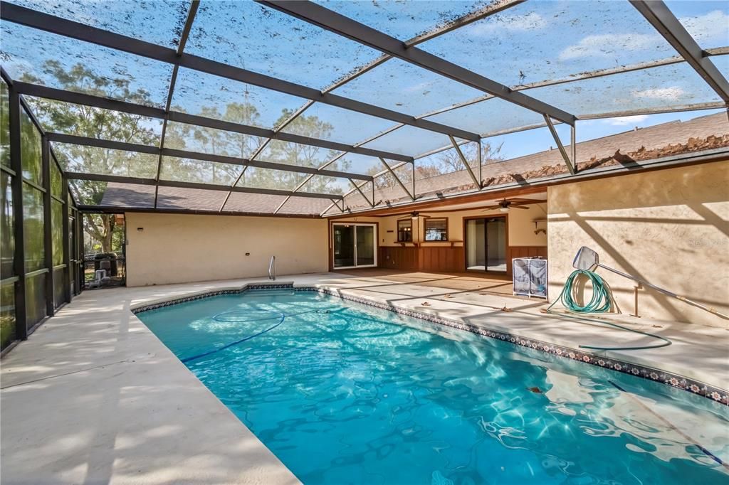 En Venta: $699,000 (3 camas, 2 baños, 2579 Pies cuadrados)