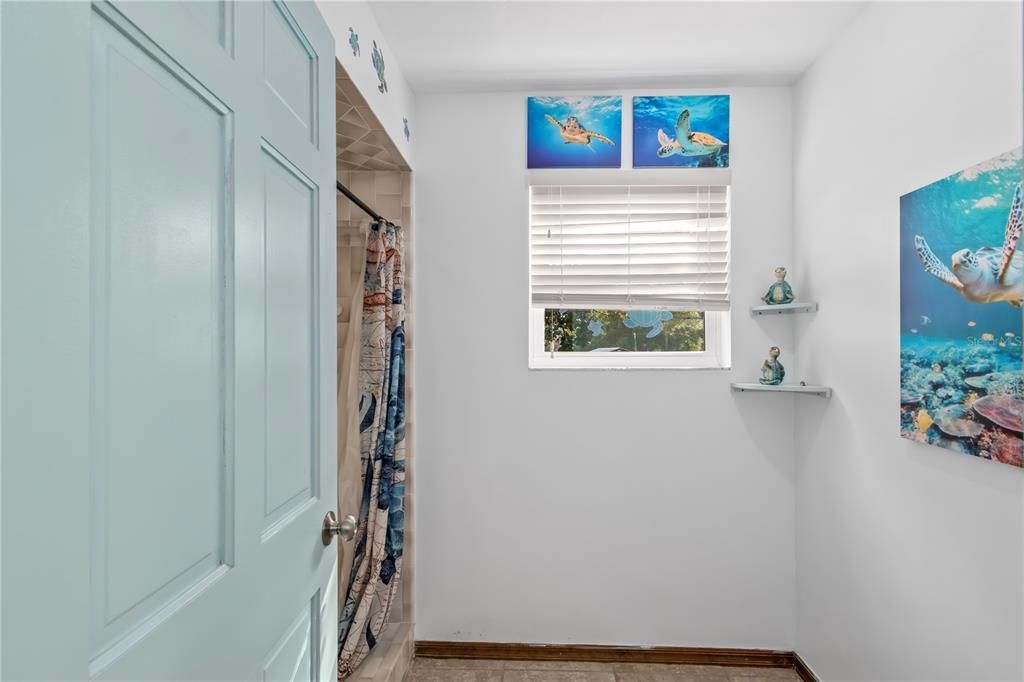 En Venta: $699,000 (3 camas, 2 baños, 2579 Pies cuadrados)