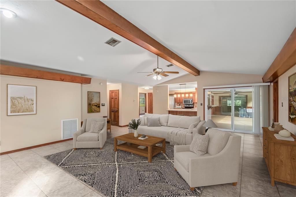 En Venta: $699,000 (3 camas, 2 baños, 2579 Pies cuadrados)