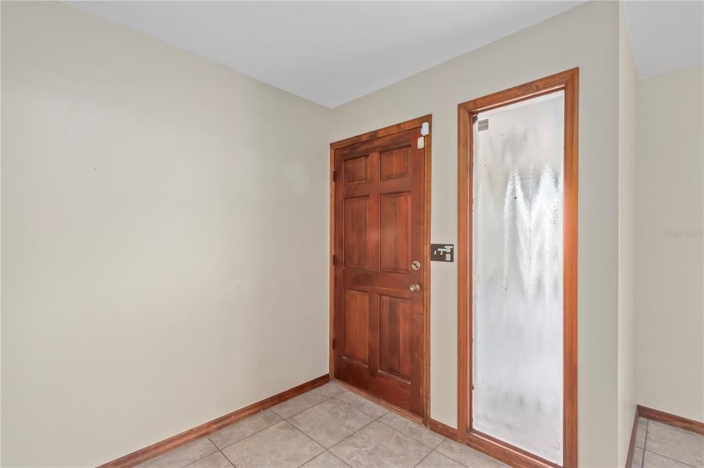 En Venta: $699,000 (3 camas, 2 baños, 2579 Pies cuadrados)