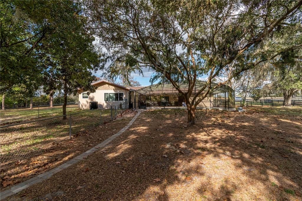 En Venta: $699,000 (3 camas, 2 baños, 2579 Pies cuadrados)