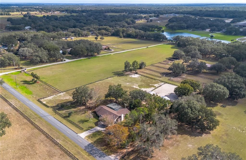 En Venta: $699,000 (3 camas, 2 baños, 2579 Pies cuadrados)