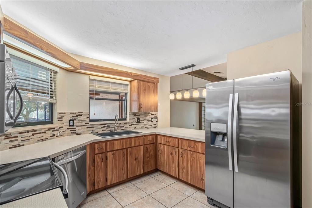 En Venta: $699,000 (3 camas, 2 baños, 2579 Pies cuadrados)