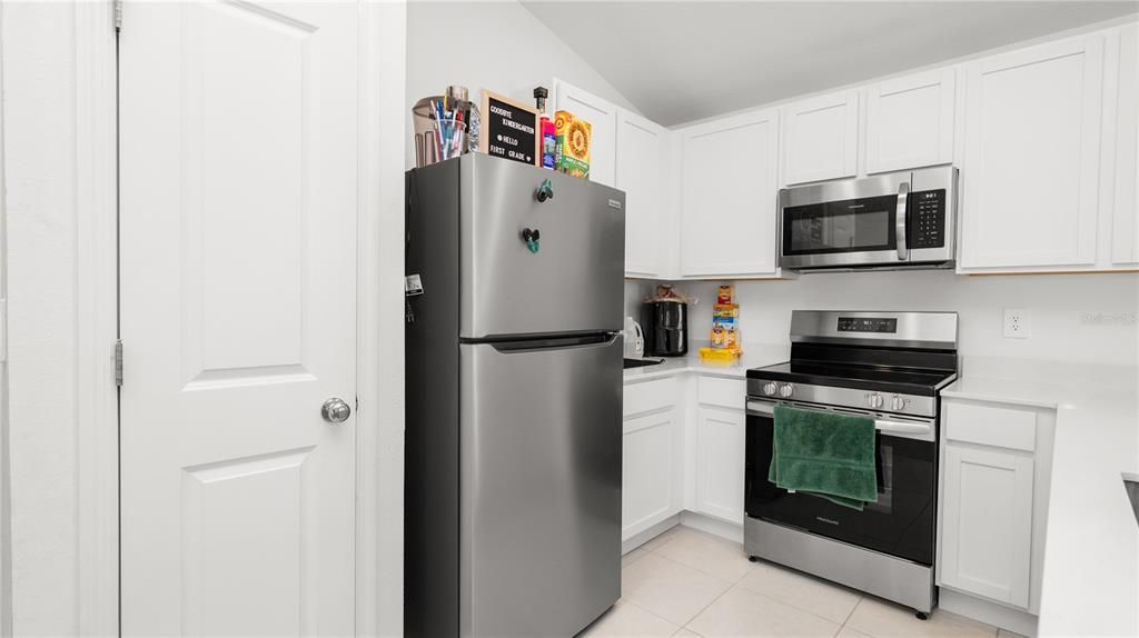 待售: $250,000 (3 贝兹, 2 浴室, 1300 平方英尺)