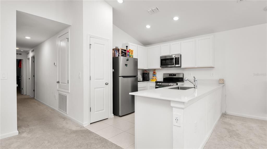 待售: $250,000 (3 贝兹, 2 浴室, 1300 平方英尺)