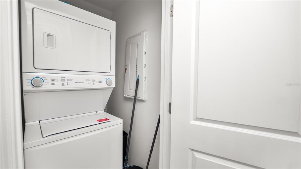 待售: $250,000 (3 贝兹, 2 浴室, 1300 平方英尺)