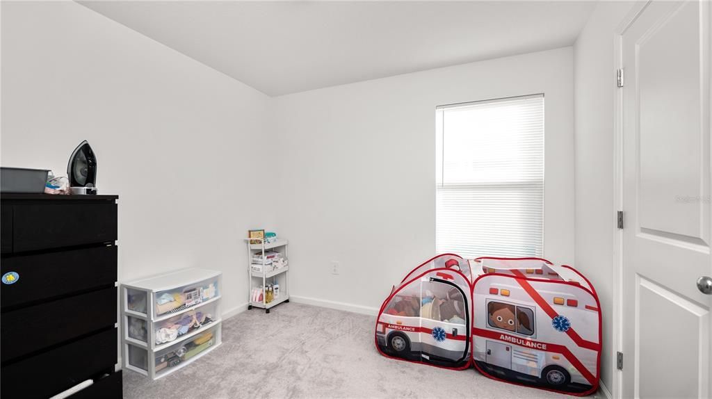 待售: $250,000 (3 贝兹, 2 浴室, 1300 平方英尺)