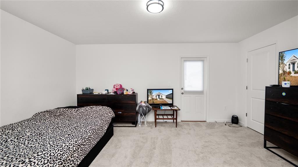 待售: $250,000 (3 贝兹, 2 浴室, 1300 平方英尺)