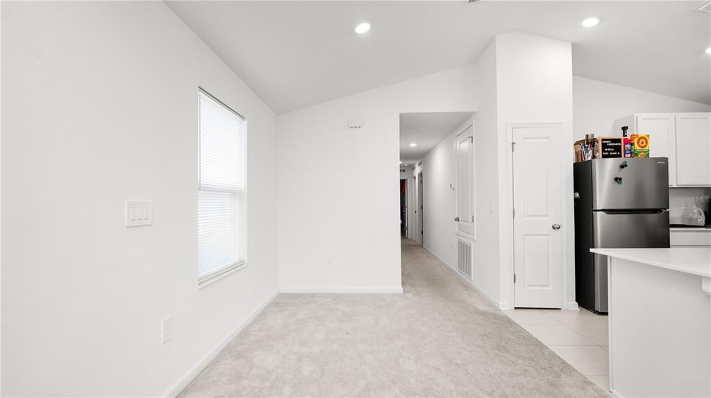 待售: $250,000 (3 贝兹, 2 浴室, 1300 平方英尺)