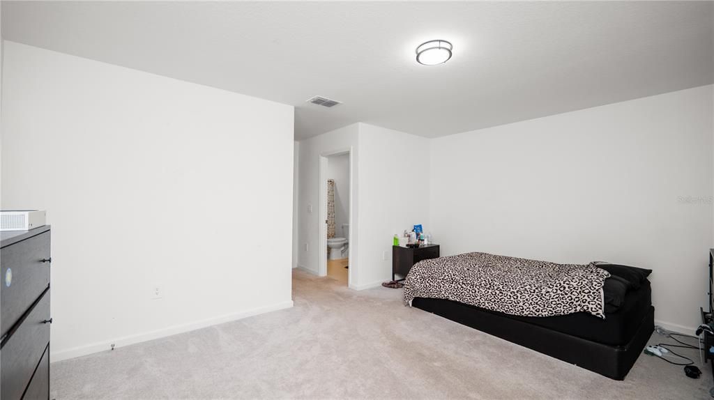 待售: $250,000 (3 贝兹, 2 浴室, 1300 平方英尺)