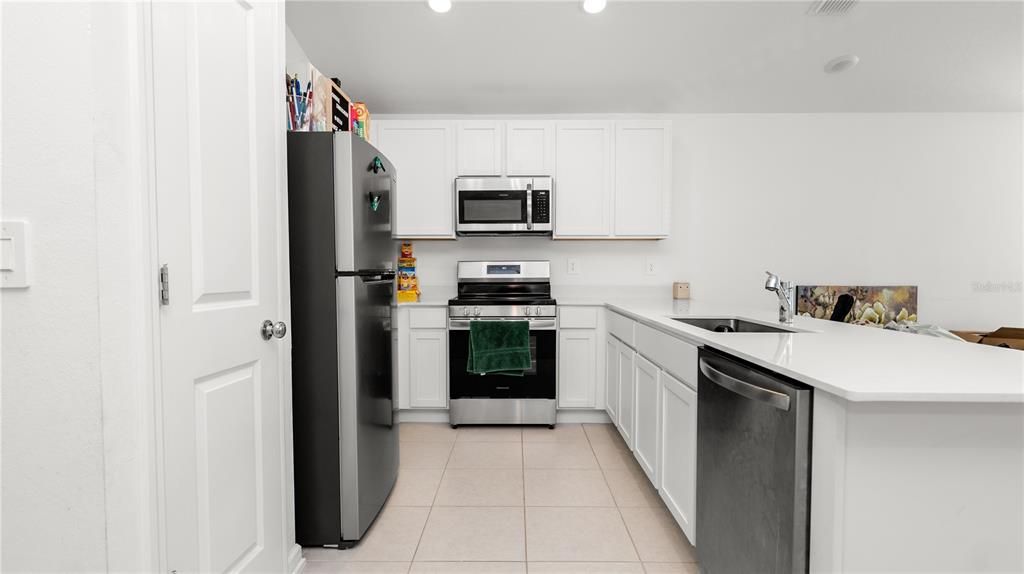 待售: $250,000 (3 贝兹, 2 浴室, 1300 平方英尺)