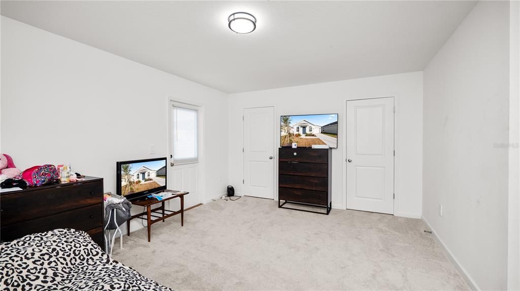 待售: $250,000 (3 贝兹, 2 浴室, 1300 平方英尺)