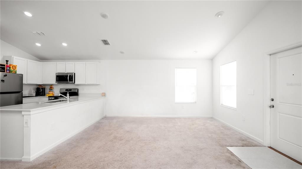 待售: $250,000 (3 贝兹, 2 浴室, 1300 平方英尺)