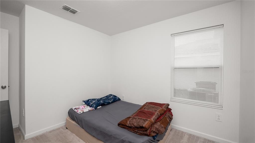 待售: $250,000 (3 贝兹, 2 浴室, 1300 平方英尺)