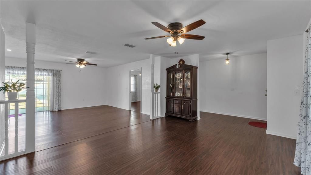 待售: $357,000 (3 贝兹, 2 浴室, 1824 平方英尺)