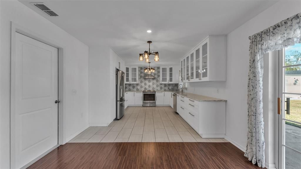 待售: $357,000 (3 贝兹, 2 浴室, 1824 平方英尺)