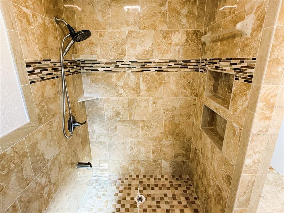 В аренду: $4,100 (3 спален, 3 ванн, 2011 Квадратных фут)