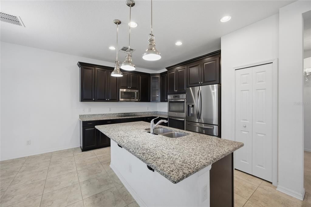 待售: $529,900 (3 贝兹, 2 浴室, 2143 平方英尺)