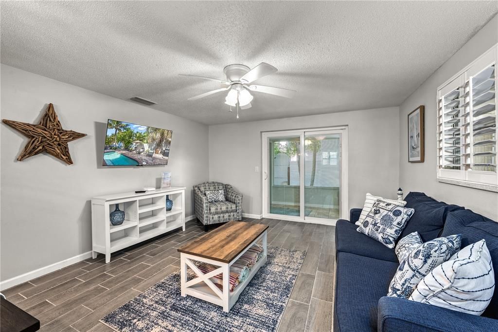 На продажу: $1,525,000 (4 спален, 4 ванн, 1708 Квадратных фут)