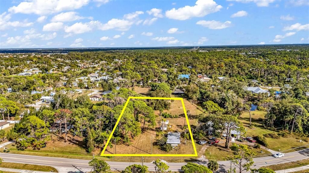 На продажу: $225,000 (1.55 acres)