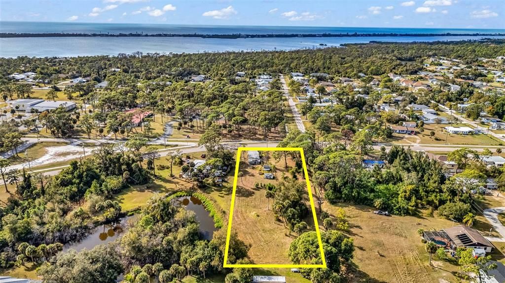 На продажу: $225,000 (1.55 acres)