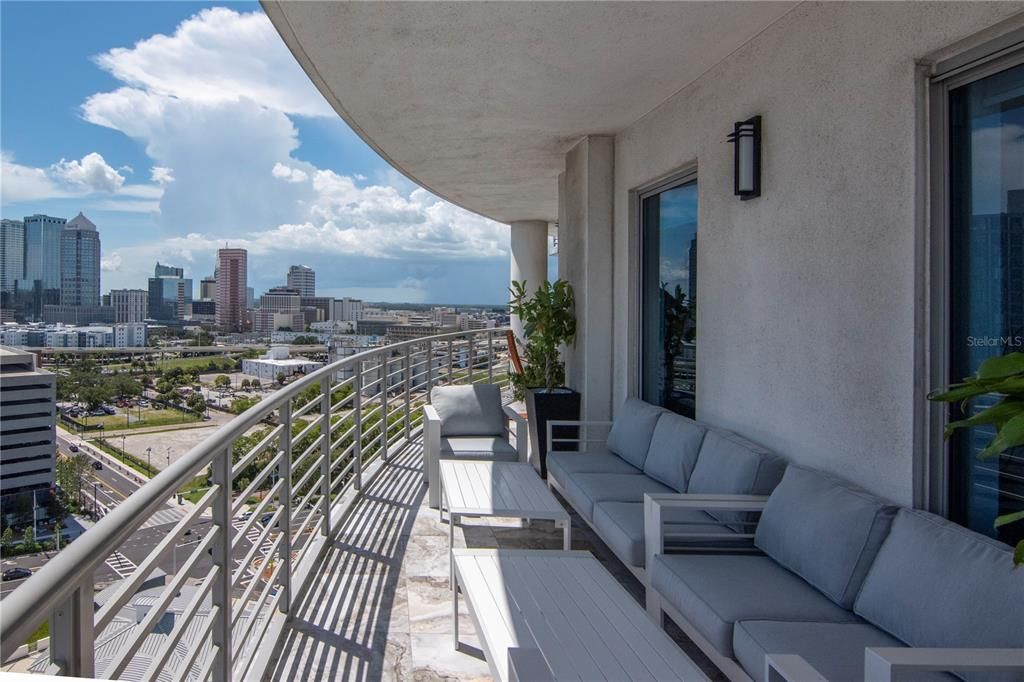 For Sale: $1,595,000 (3 beds, 3 baths, 1733 Square Feet)