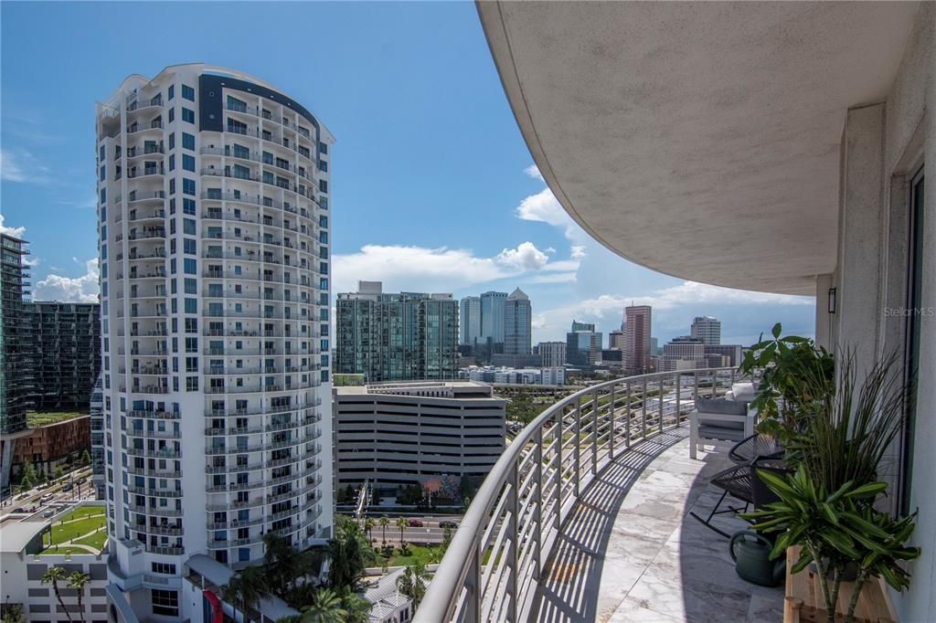 For Sale: $1,595,000 (3 beds, 3 baths, 1733 Square Feet)