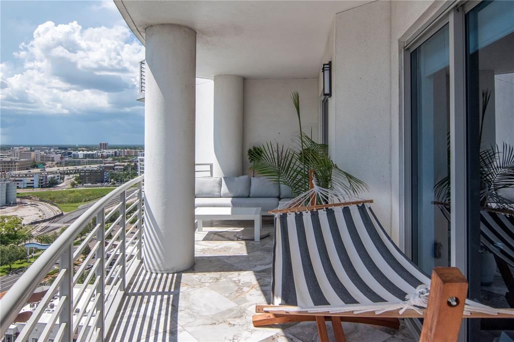 For Sale: $1,595,000 (3 beds, 3 baths, 1733 Square Feet)