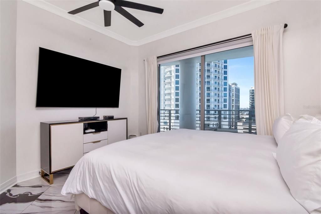 For Sale: $1,595,000 (3 beds, 3 baths, 1733 Square Feet)