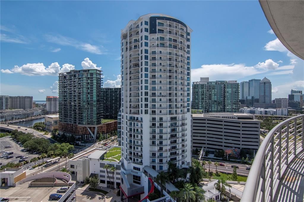 For Sale: $1,595,000 (3 beds, 3 baths, 1733 Square Feet)