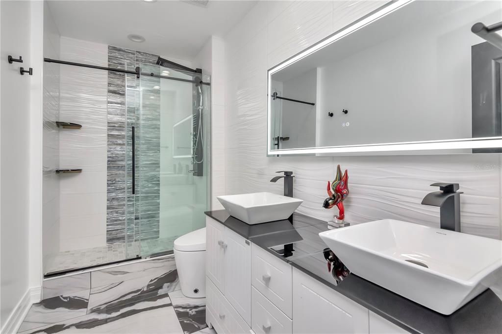 For Sale: $1,595,000 (3 beds, 3 baths, 1733 Square Feet)