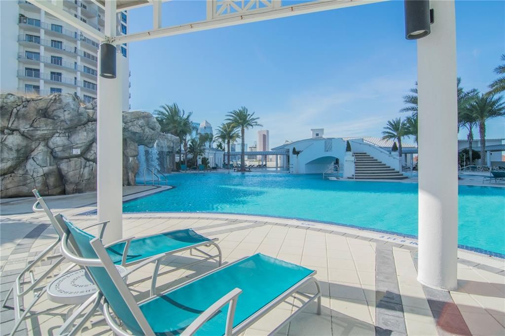 For Sale: $1,595,000 (3 beds, 3 baths, 1733 Square Feet)