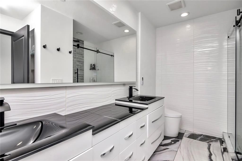 For Sale: $1,595,000 (3 beds, 3 baths, 1733 Square Feet)