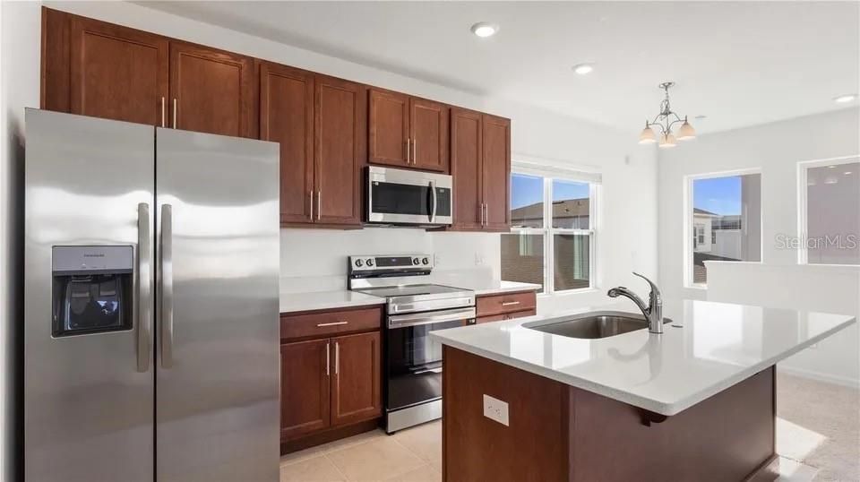 出租: $1,700 (1 贝兹, 1 浴室, 840 平方英尺)